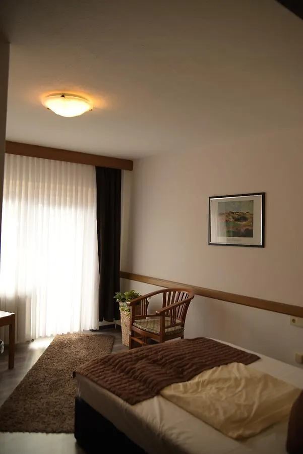 *** מלון פפרונטן Landhotel Roefleuten גרמניה